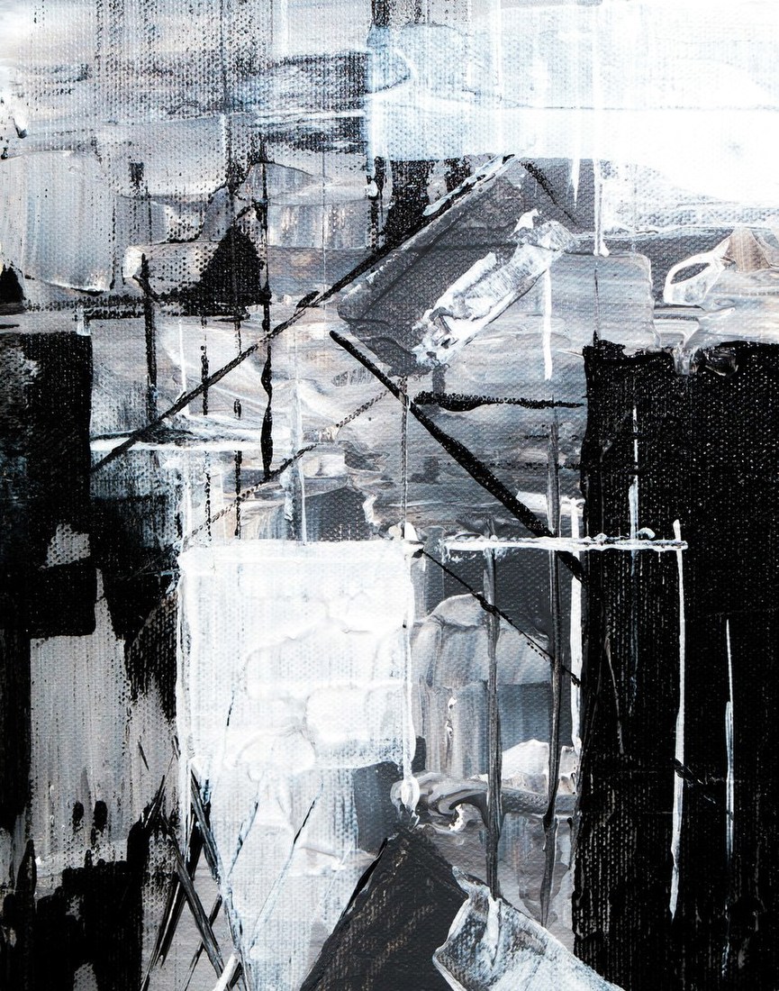 Monochrome Fractures